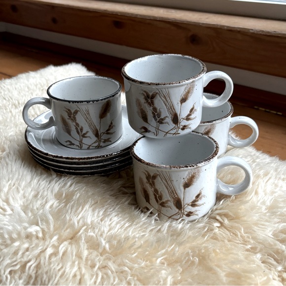 Vintage Midwinter Wild Oats Stoneware Cups and Saucers - Picture 1 of 9